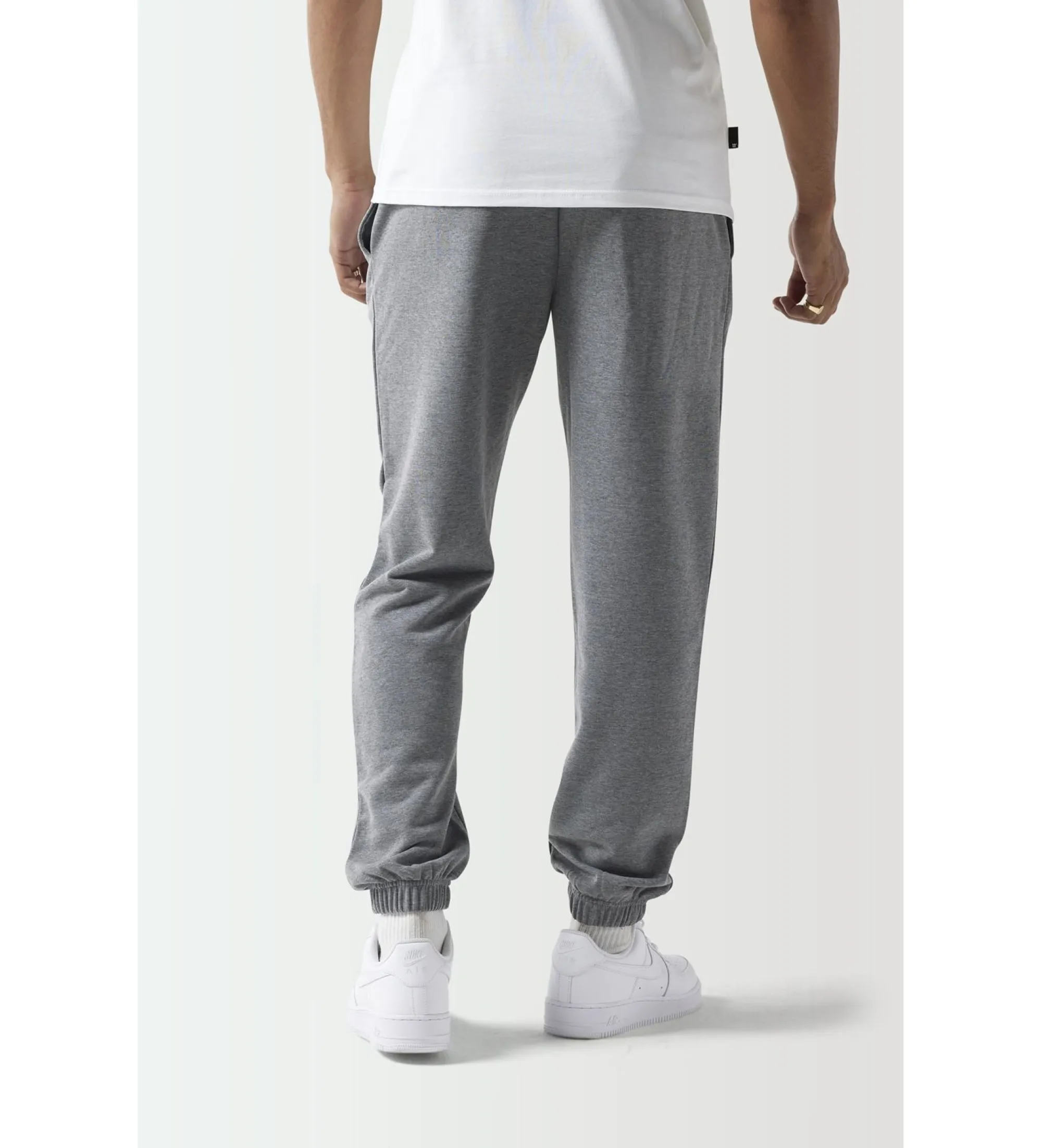 11 DEGREES PANTALÓN JOGGER CORE REGULAR FIT GRIS