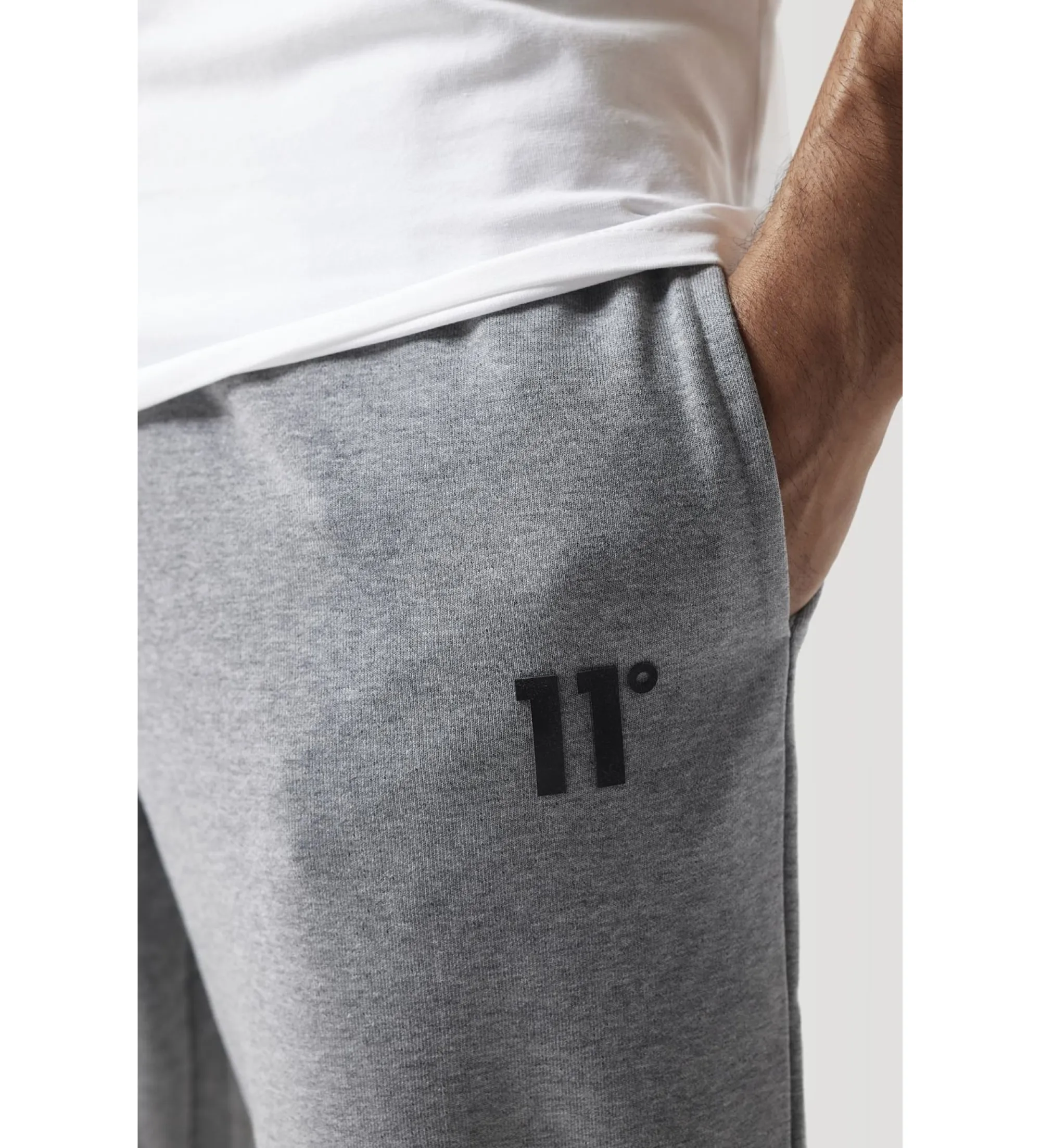 11 DEGREES PANTALÓN JOGGER CORE REGULAR FIT GRIS