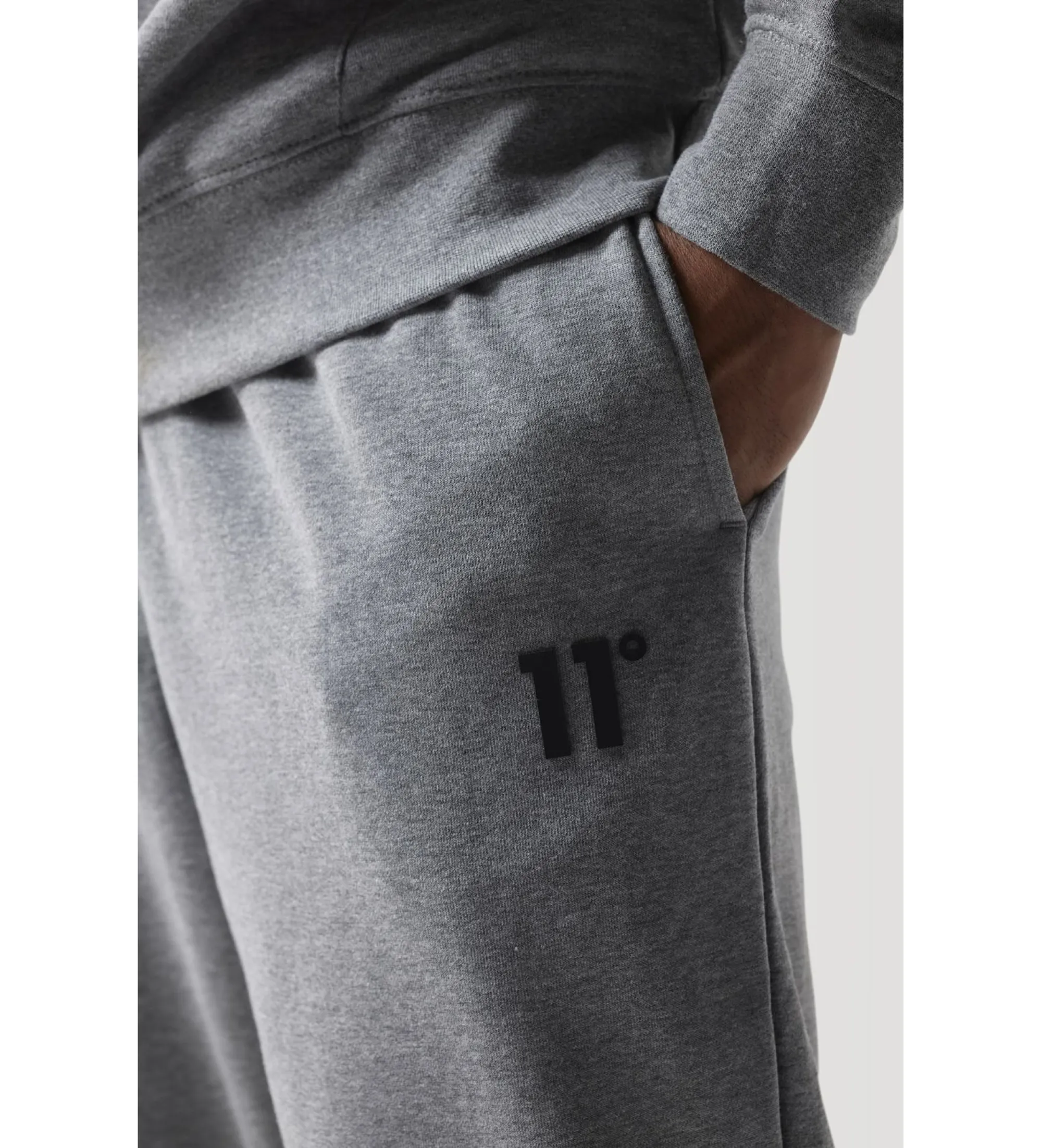 11 DEGREES PANTALÓN JOGGER CORE SLIM FIT GRIS