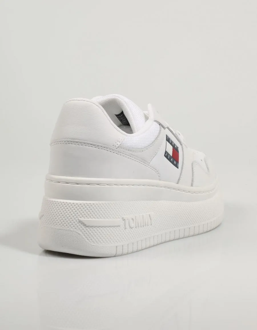  baskets TOMMY HILFIGER Tommy en Blanc 81435