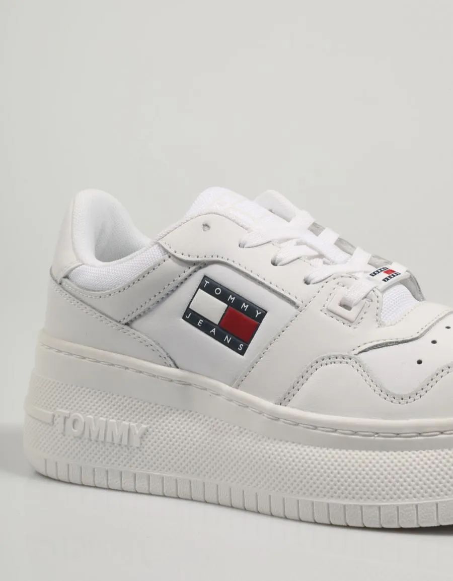  baskets TOMMY HILFIGER Tommy en Blanc 81435