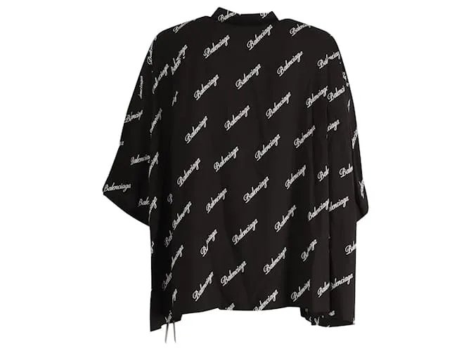 Camisa de seda negra con botones en la parte delantera y logo de Balenciaga 