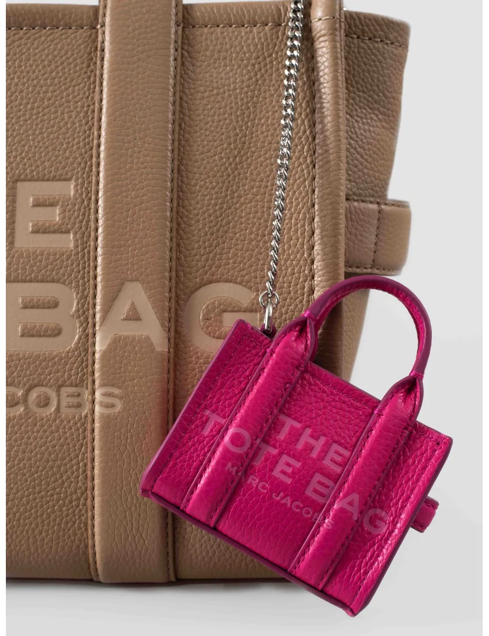 MARC JACOBS THE NANO TOTE BAG CHARM