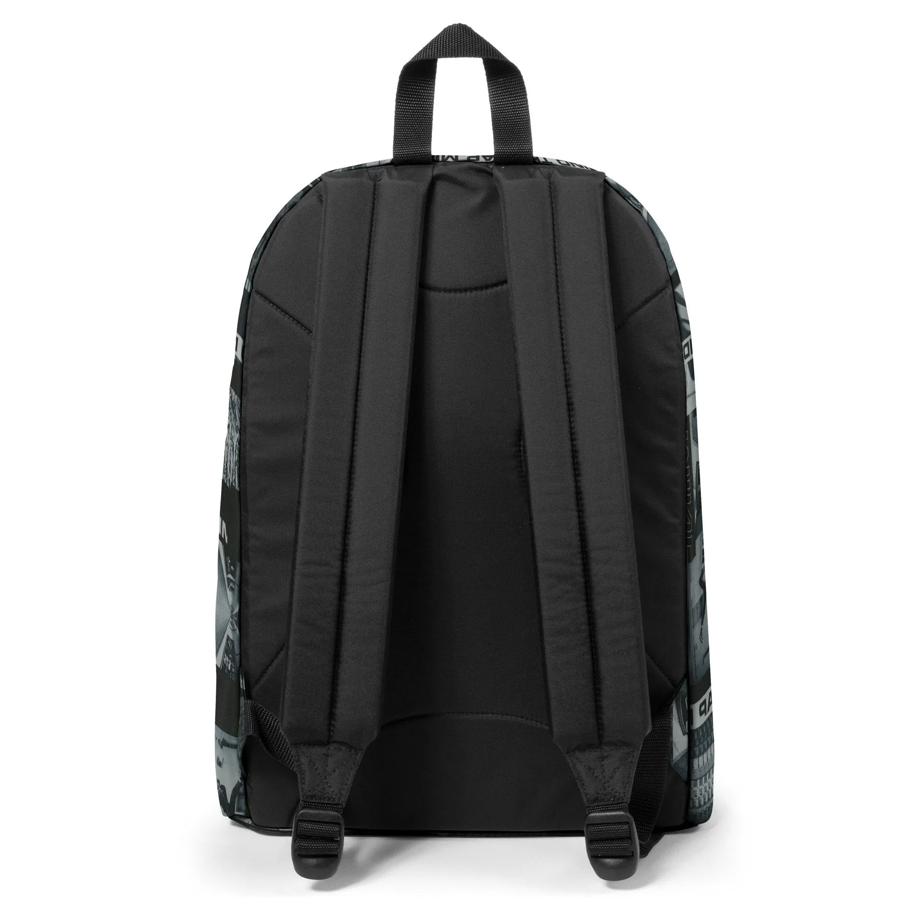 MOCHILA EASTPAK Out Of Office 27 litros con bolsillo ordenador EK767N95 Enercitic Black negra gráficos urbanos