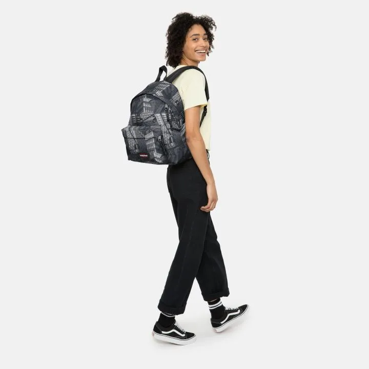 MOCHILA EASTPAK Padded Pak’r® 24 litros EK62071Y Chroblack Edificios ciudad negro y grises