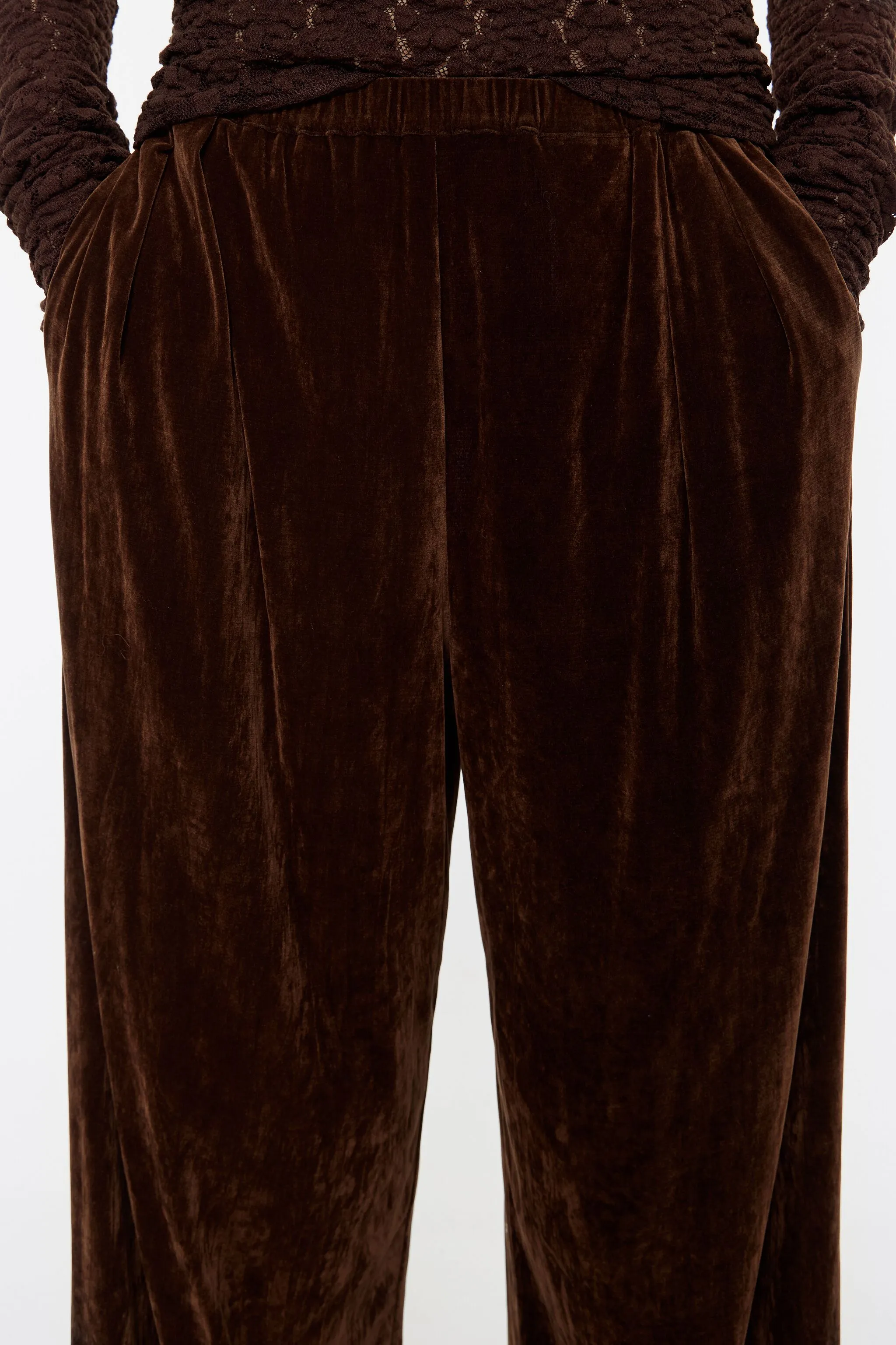 Pantalón jogger terciopelo marrón