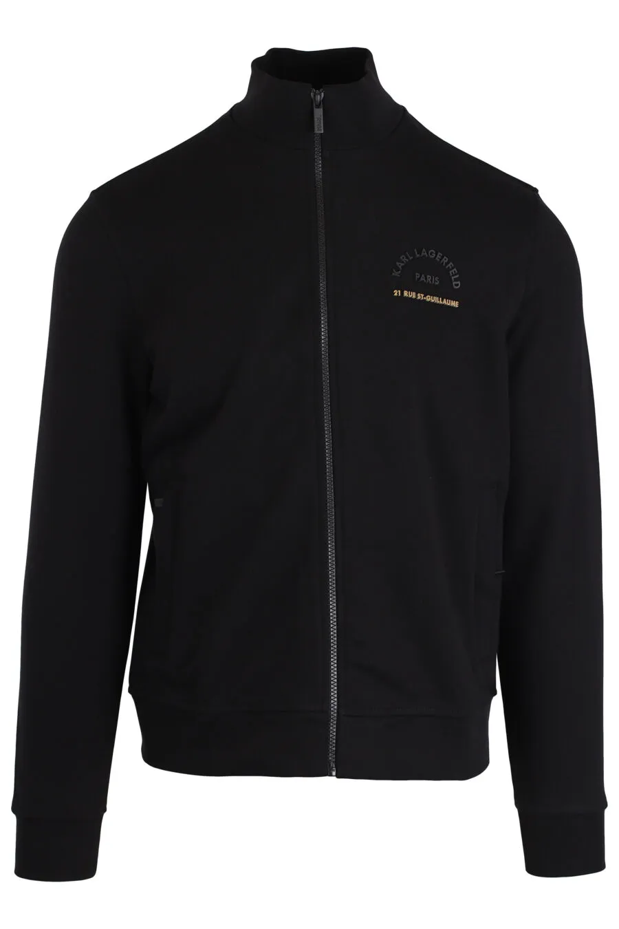 Sudadera negra de cremallera y logo dorado pequeño