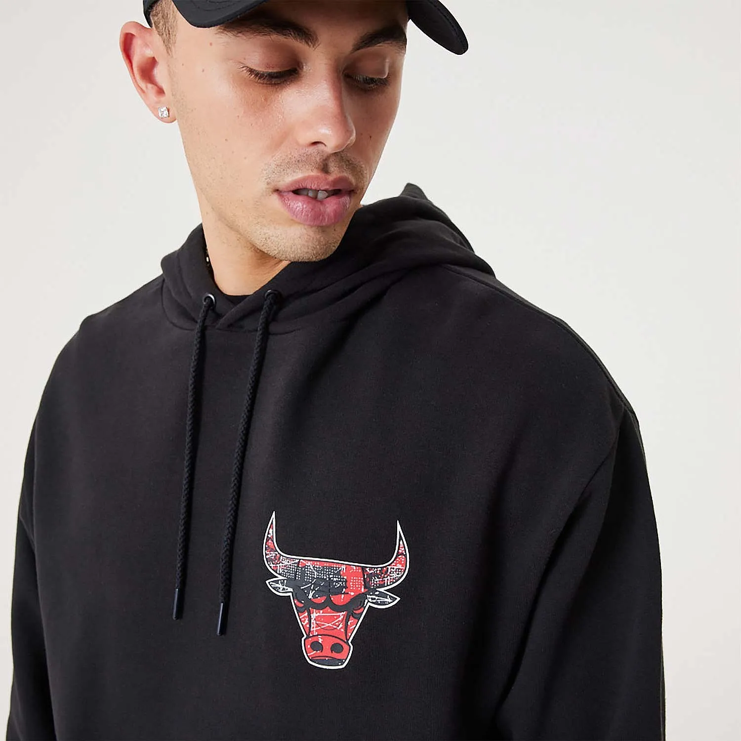 sudadera New Era Infill Team Logo Oversized Hoody NBA Chicago Bulls - Black/Faded Red