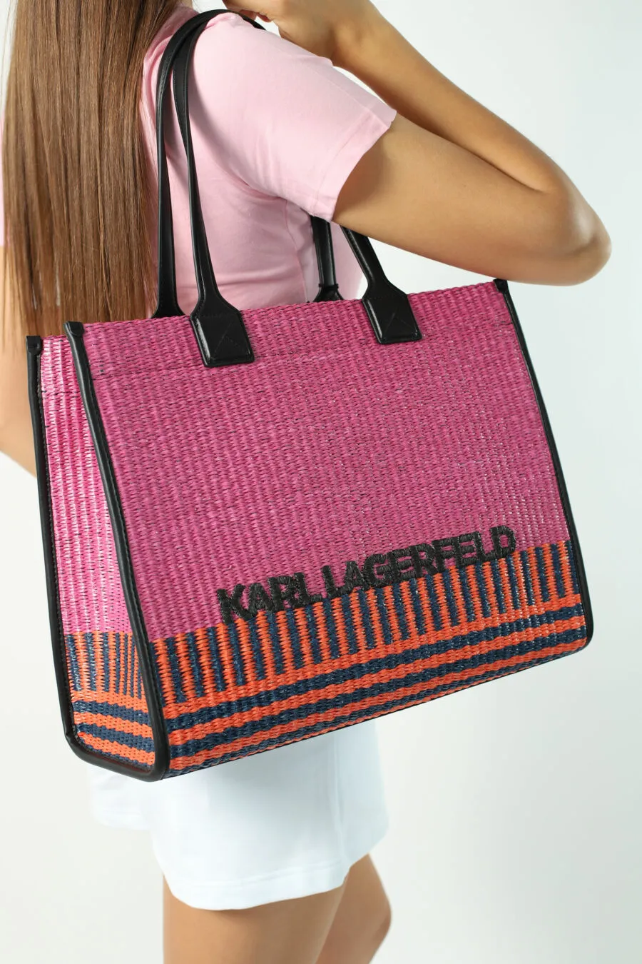 Tote bag fucsia con negro y logo