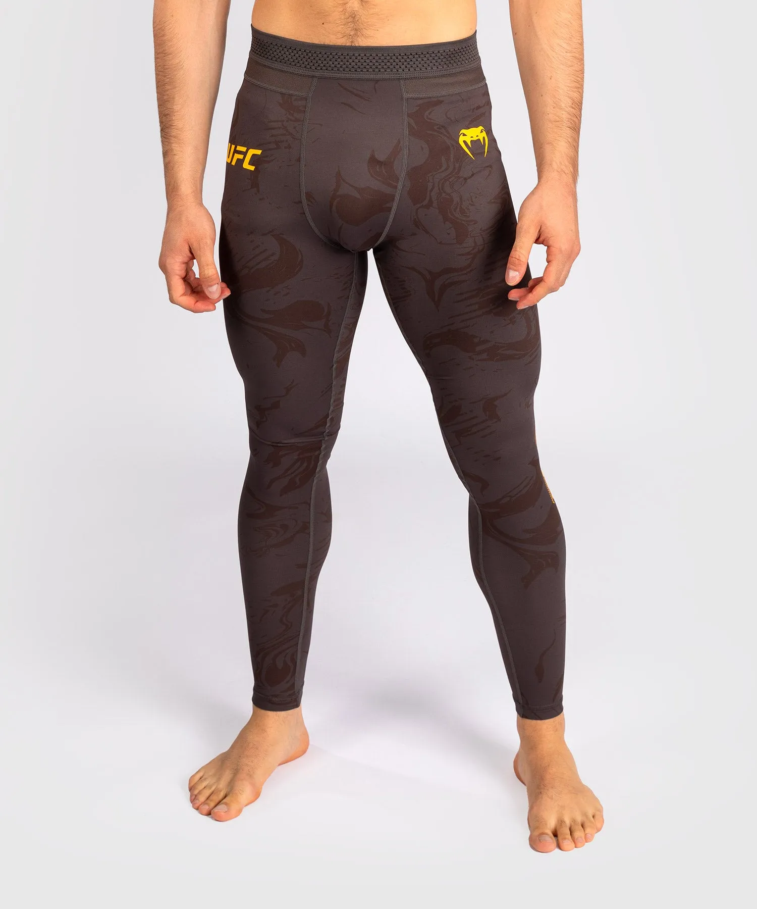 UFC Fusion by Venum Fight Week Leggings de Rendimiento para Hombre - Marrón tierra