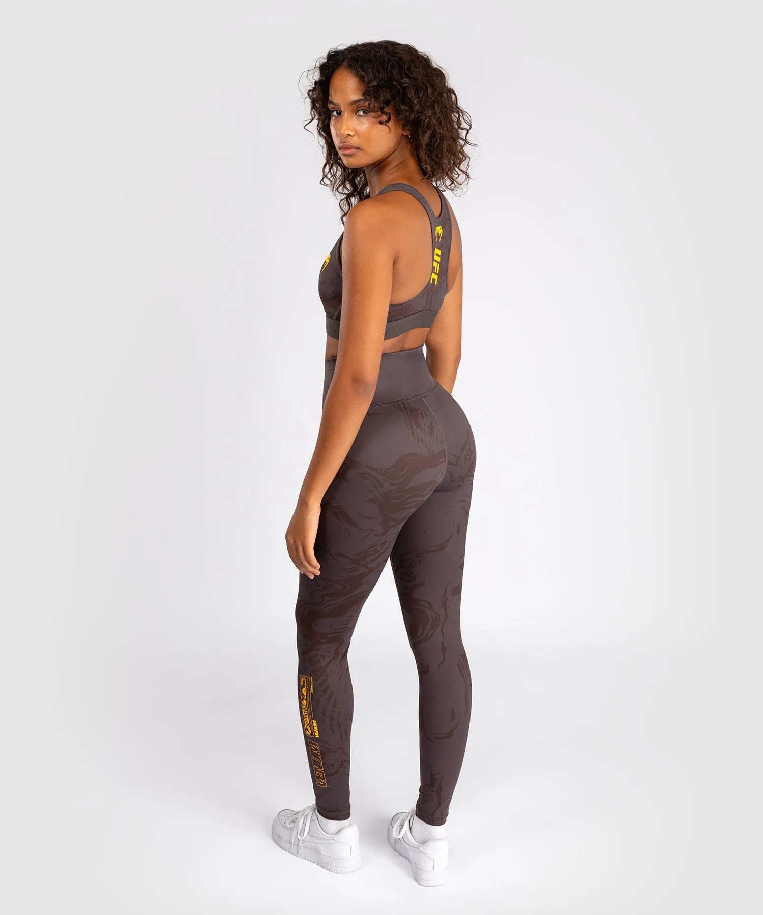 UFC Fusion by Venum Fight Week Leggings de Rendimiento para Mujer - Marrón tierra